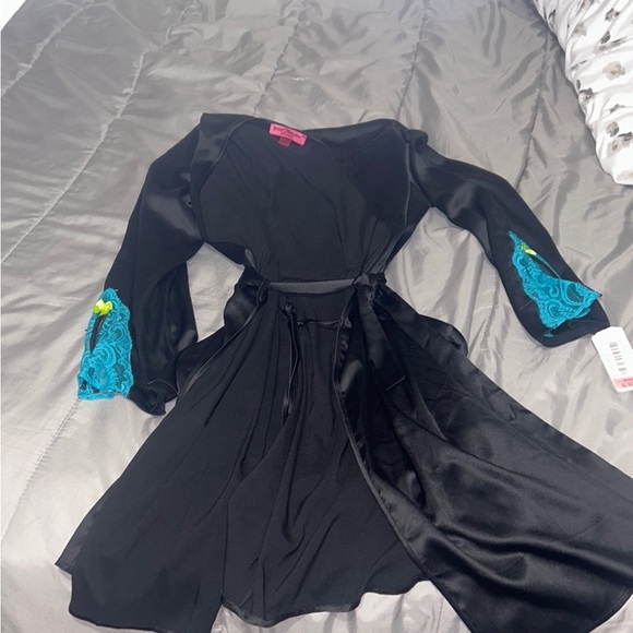 New Betsey Johnson robe